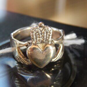 Sterling Silver Claddagh Celtic Ring